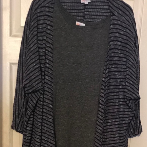 🖤💋 Basic Grey Lularoe Carly 💋🖤 - Picture 2 of 4